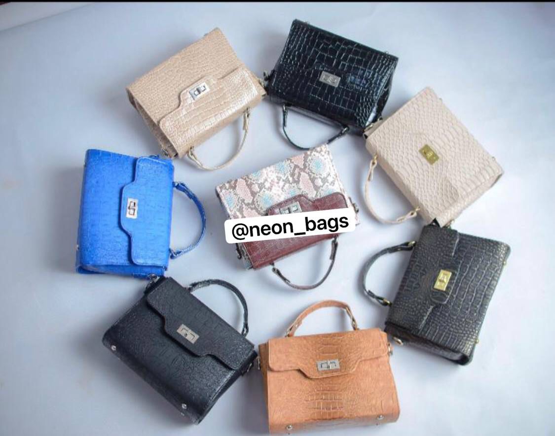 Medium leather handbag with flap